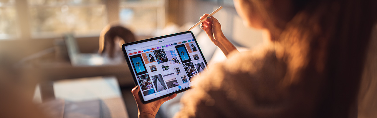 woman-holding-tablet-social-media-marketing