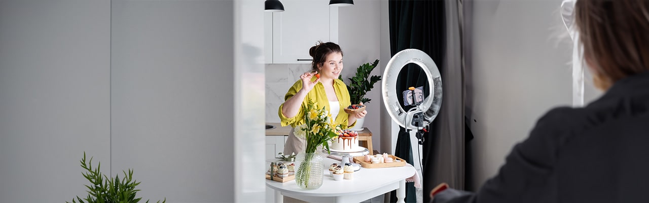 woman-showing-food-on-camera-product-demonstration